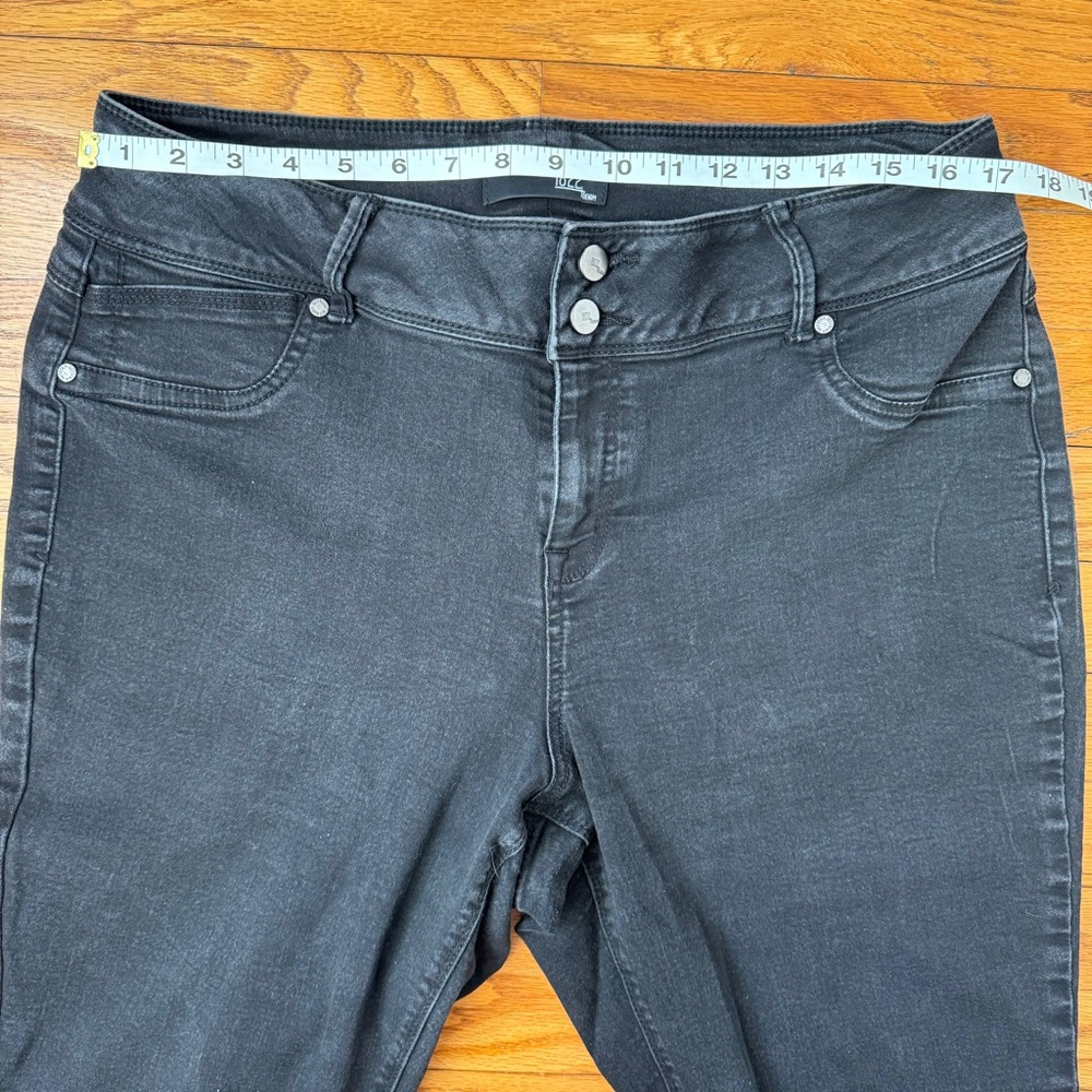 1822 Denim Women's Black Capri Jeans Size 18W - Picture 5 of 10